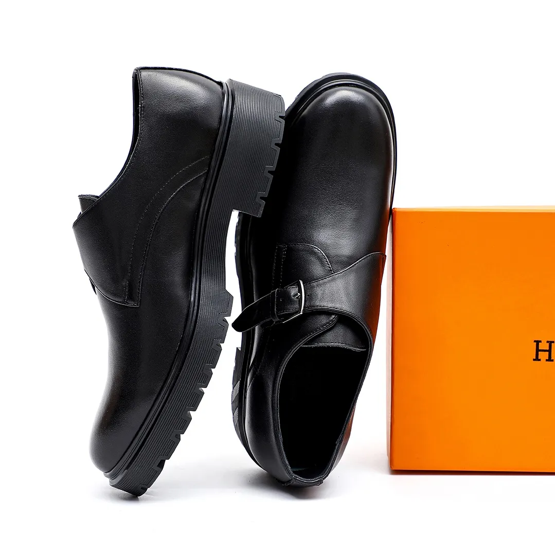 Men's shoes 💰700 💐[HERMES] popular men's shoes counter original items! The world's top brands...Luxury quality...//Fashion and high-end footwear 👍💪🏻...give you a low-key luxury comfort experience👍. The upper is made of pure Italian imported original calfskin. Sweat-absorbent cowhide leather lining. Comfortable and breathable. The original rubber foam light outsole is high-end and classy. Luxurious and noble!! .. OEM factory shipment [Hug] stall.. Original plate. Welcome to taste..39-45 (38.45.46🉑️Customized)
